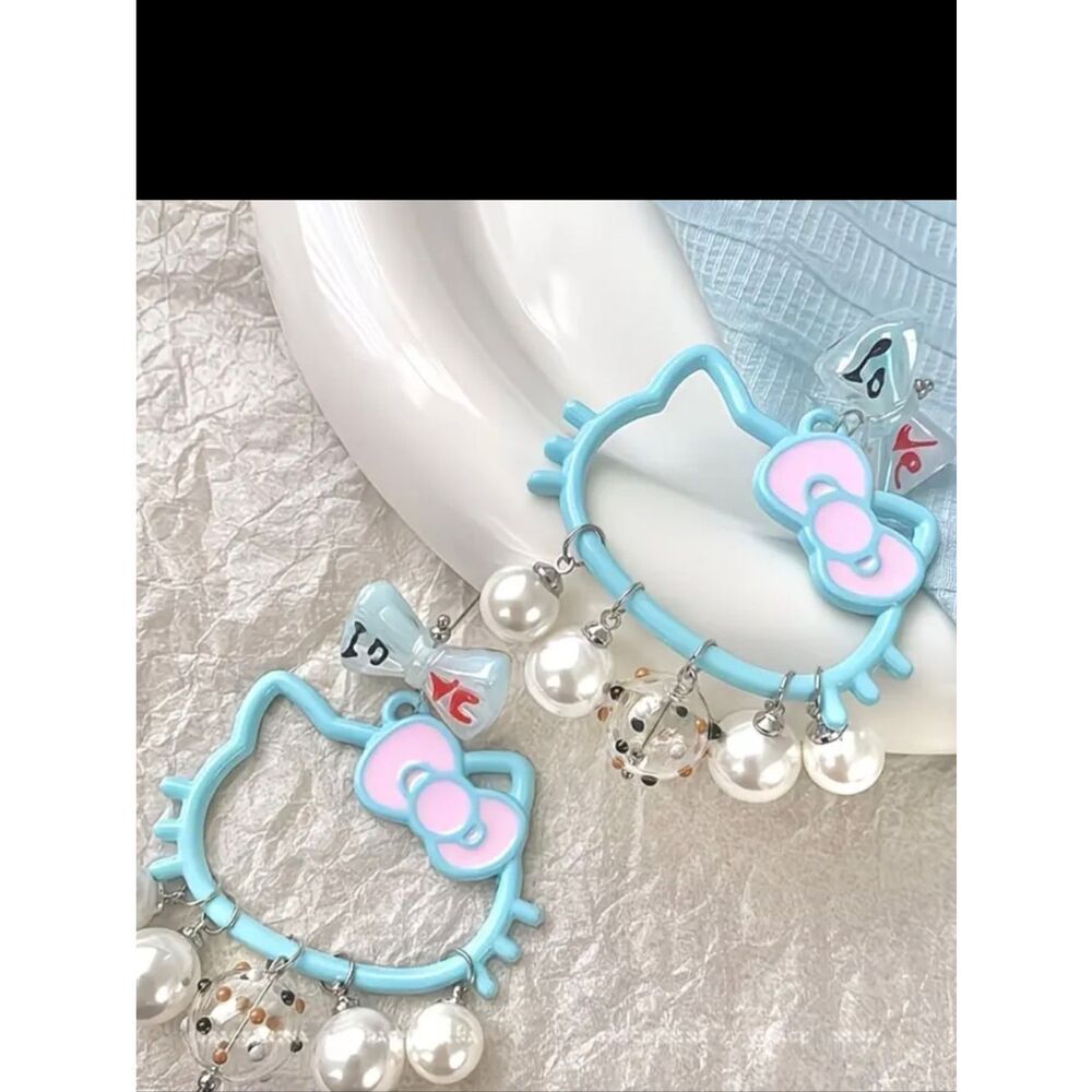 Hello Kitty Blue Pearl Earrings